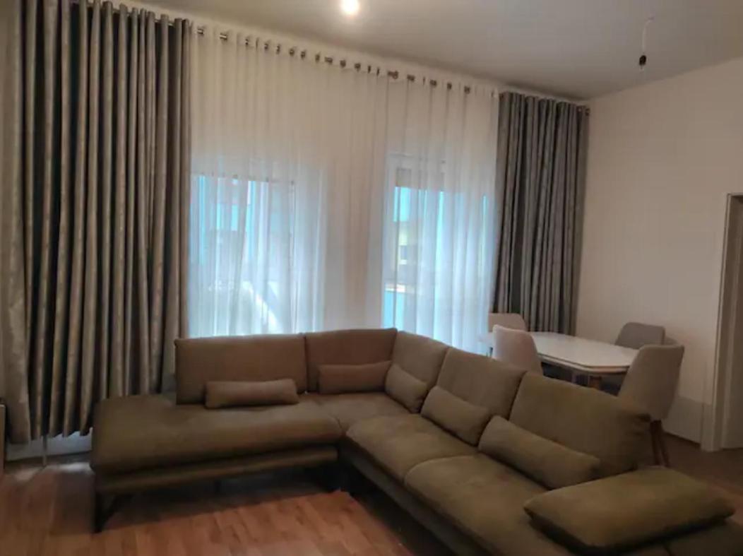 Modern Apartment In ティラナ エクステリア 写真