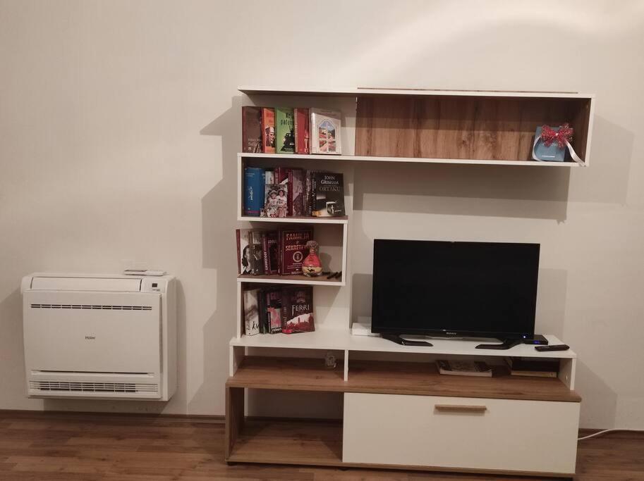 Modern Apartment In ティラナ エクステリア 写真